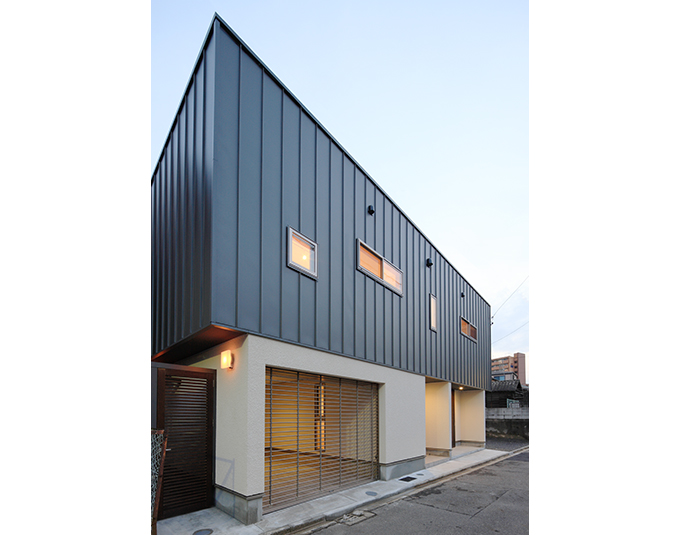 プライバシーを守る重厚感のある家