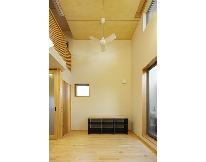 シーリングファンのあるリビング吹抜