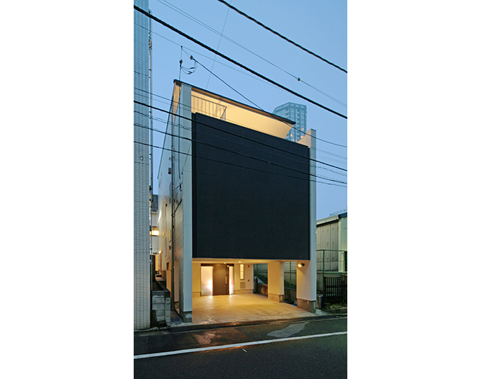 やわらかな光を放つ庇