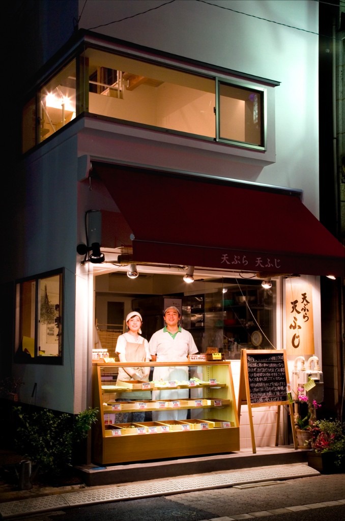 さわやかに生まれ変わったお店兼住宅