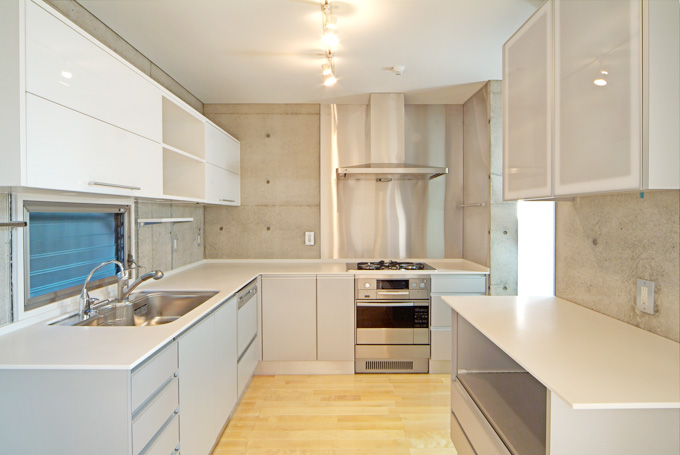 ｌ字型の収納棚付きキッチンスペース Fevecasa フェブカーサ