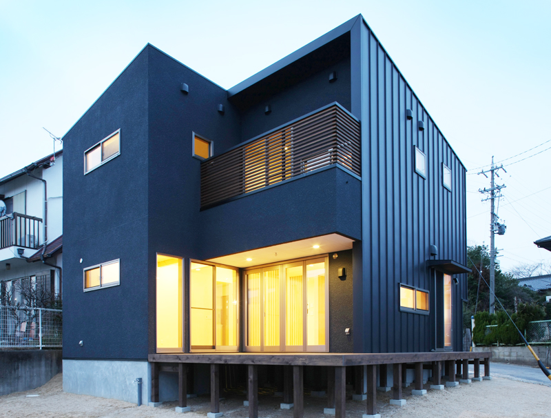 ウッドデッキを眺める