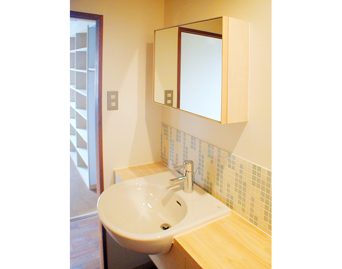 モザイクタイルのお洒落な洗面台