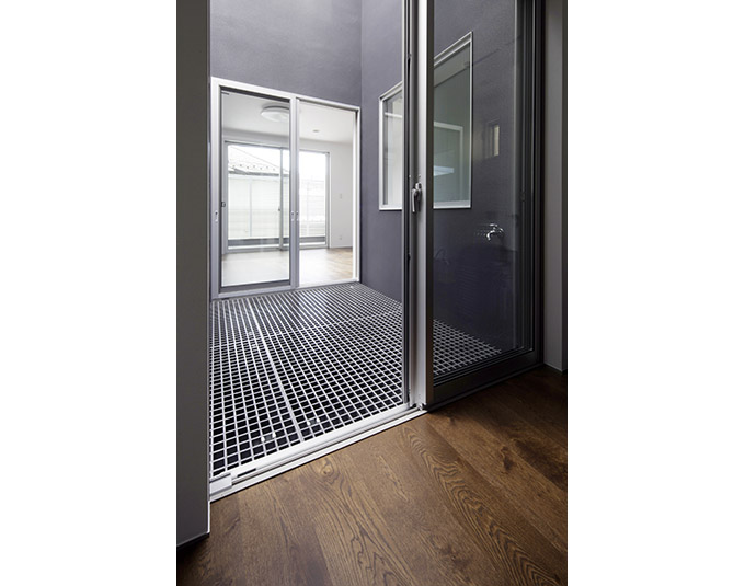 段差を作らず各部屋をフラットにつなぐ