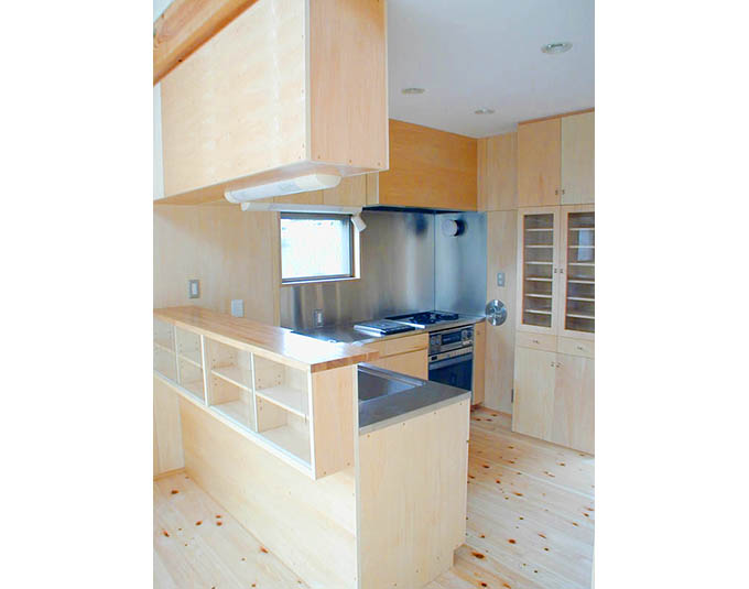 広々としたワークスペースを確保したキッチン