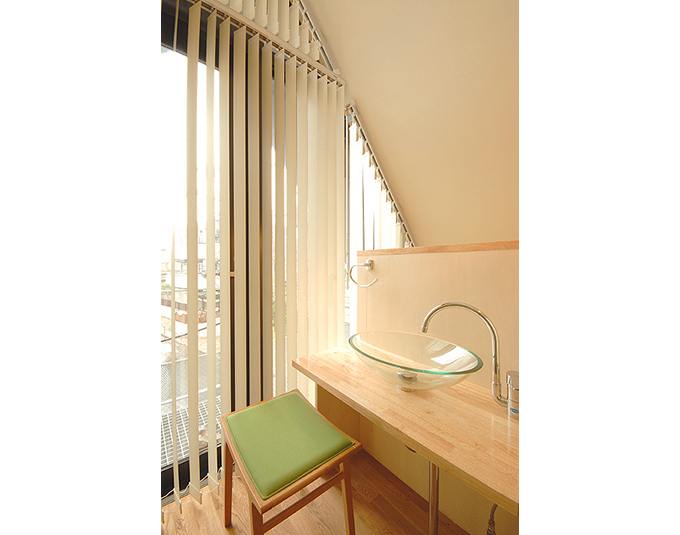 お洒落なガラスの洗面台