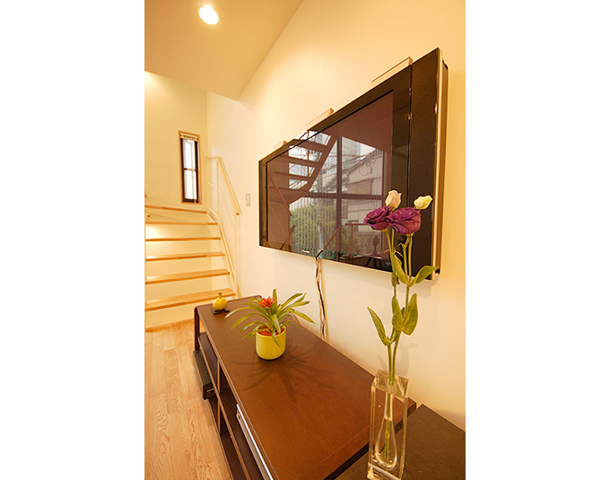 壁掛けテレビでスペースを活用