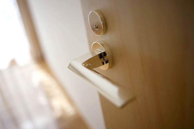 ゴールドの優しいレバーハンドル