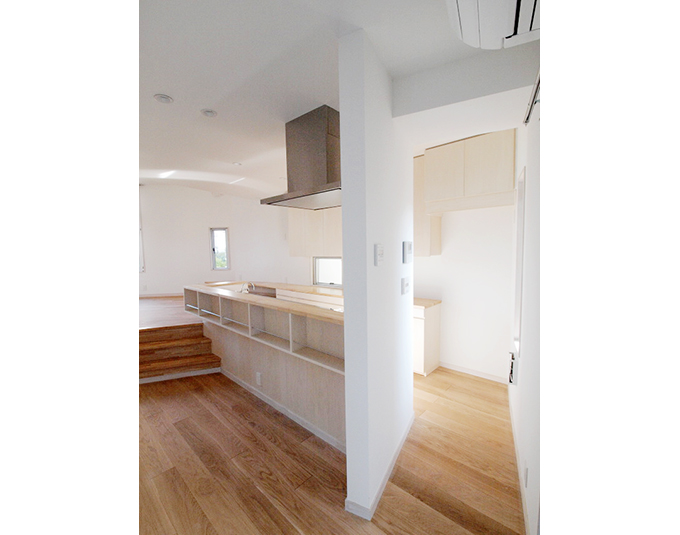 キッチンスペースへのフラットな動線