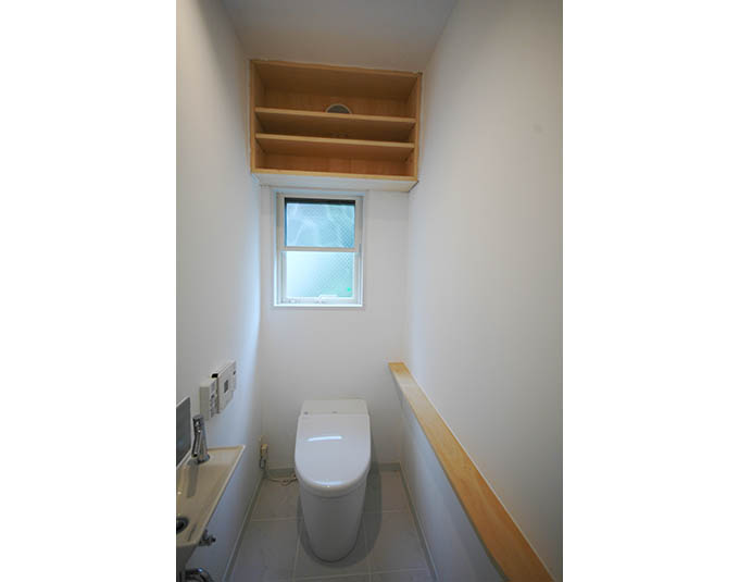 コンパクトにまとめたトイレ