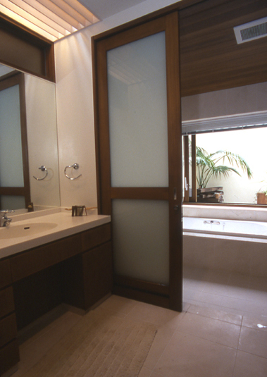 トップライトの光筒を照明とする