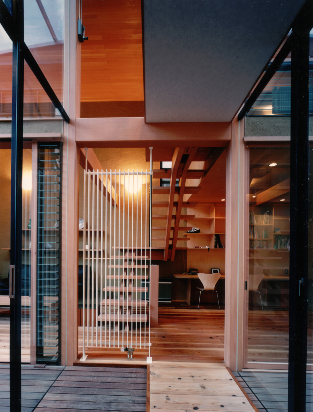 刻々と変わる太陽の光や吹き抜ける風を感じられる住まい