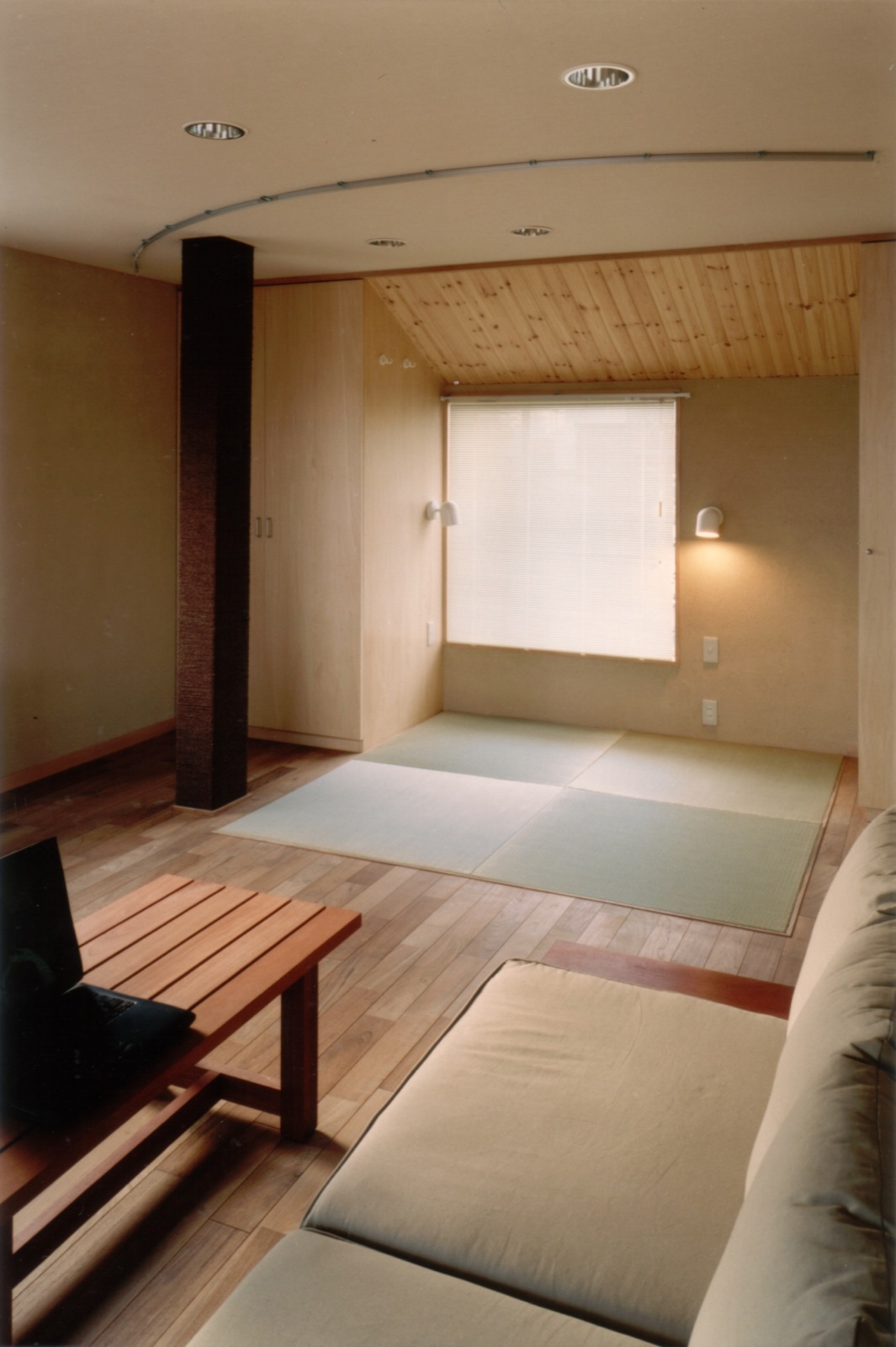 ちょっとしたくつろぎの畳コーナー