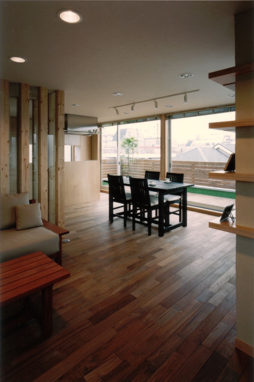 使い込む程アジが出るチークの無垢フローリング