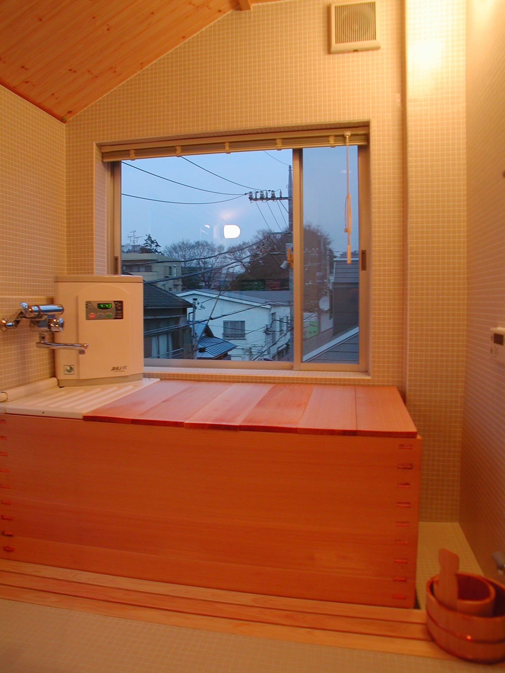 木の浴槽が気持ち良い24時間風呂