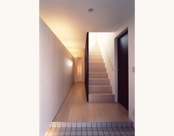 シンプルでスタイリッシュな玄関