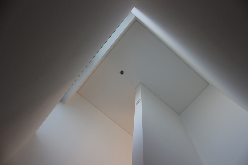 金沢文庫の家　階段上