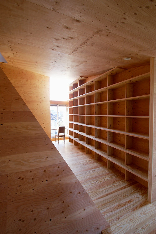 福岡・Ｘ：図書室