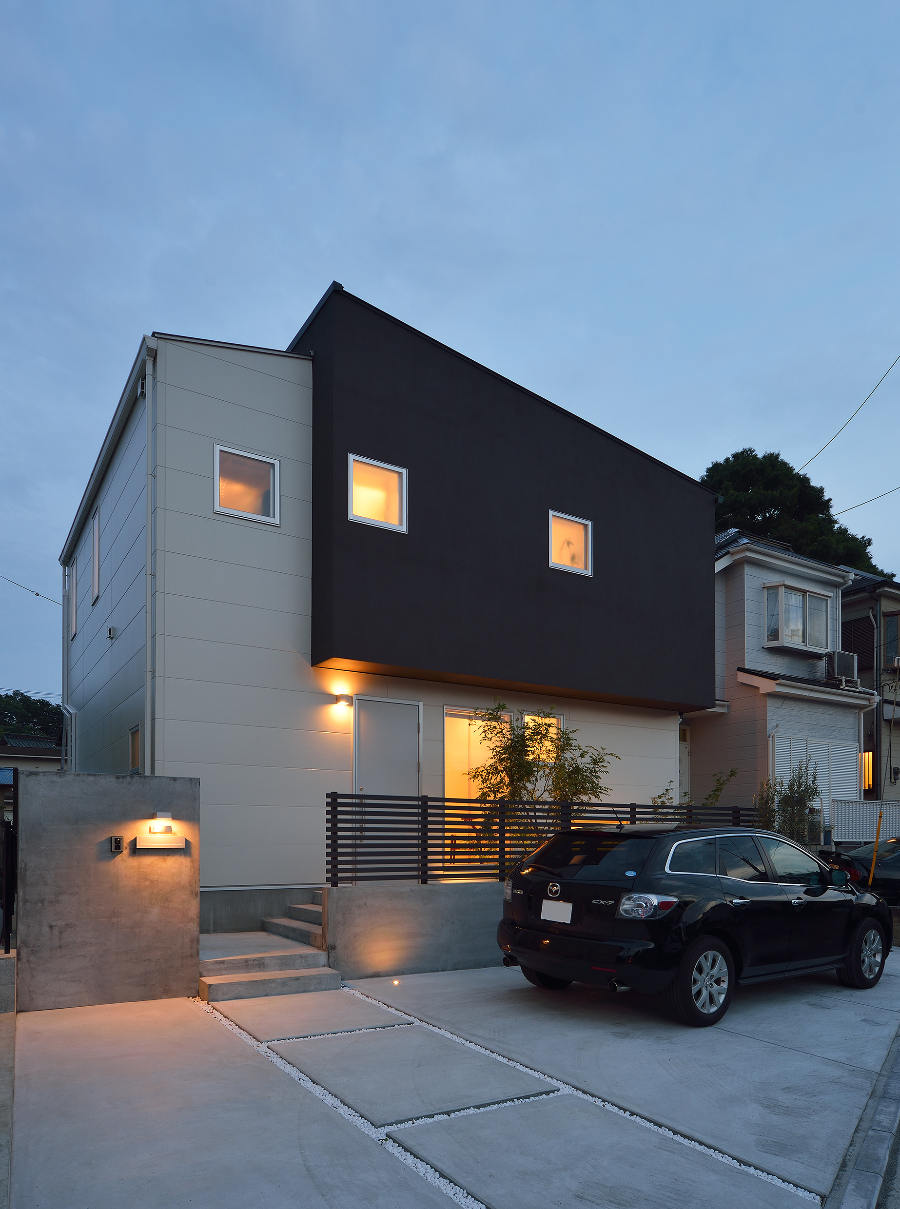 シンプルでクールなこだわりのあるファサード