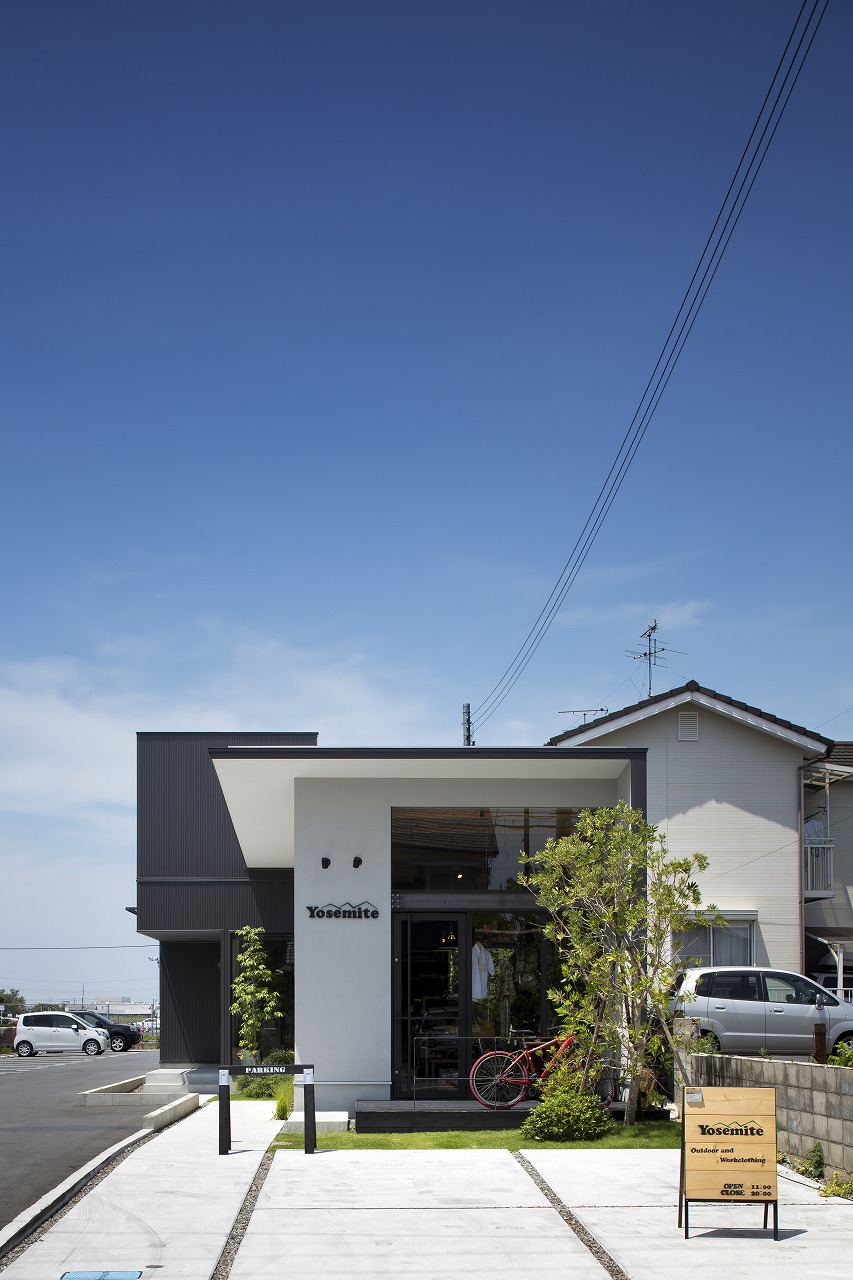 リゾート地のショップのような作りのアトリエ