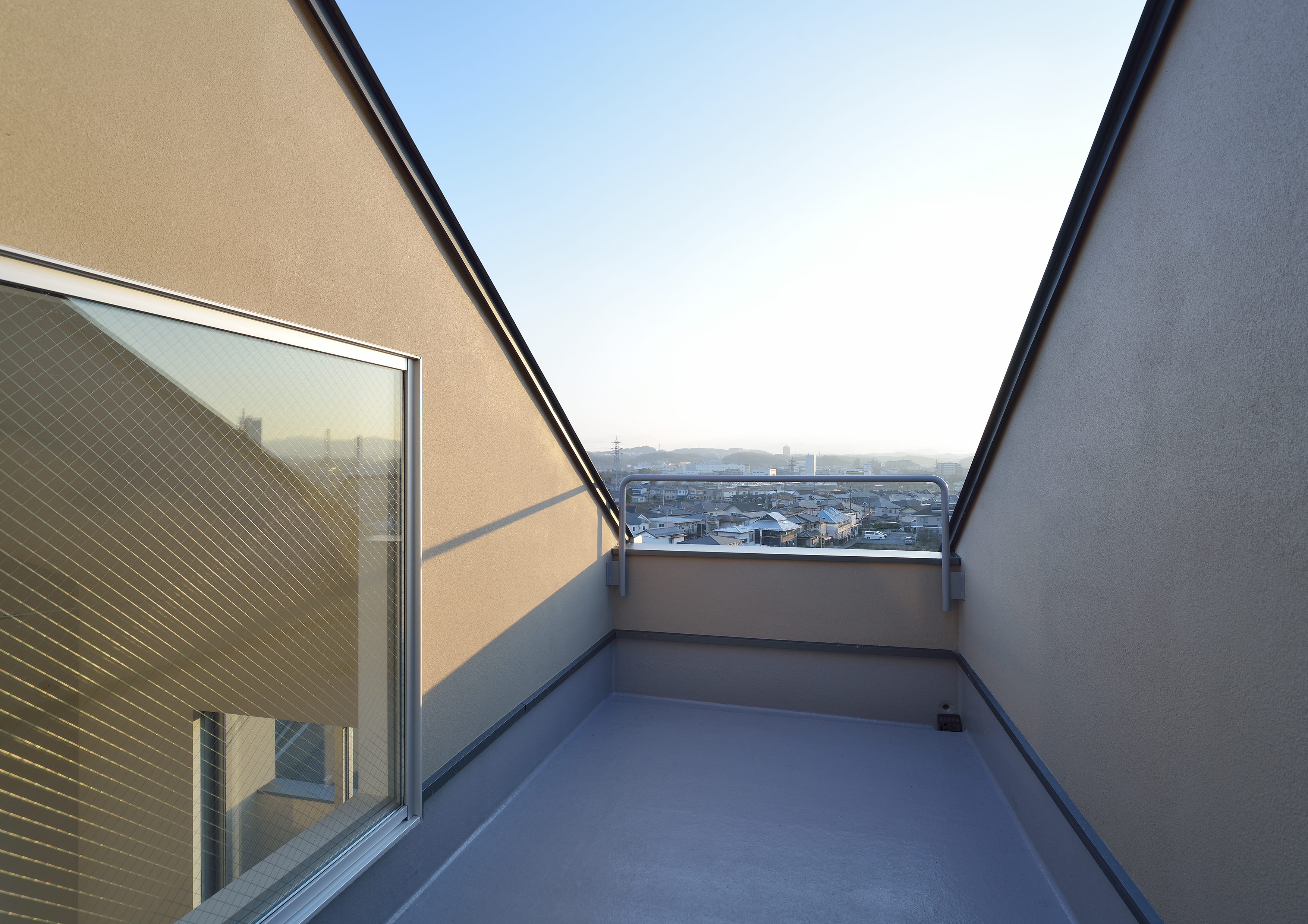 プラインバシーの確保と開放的な眺望のテラス・バルコニー