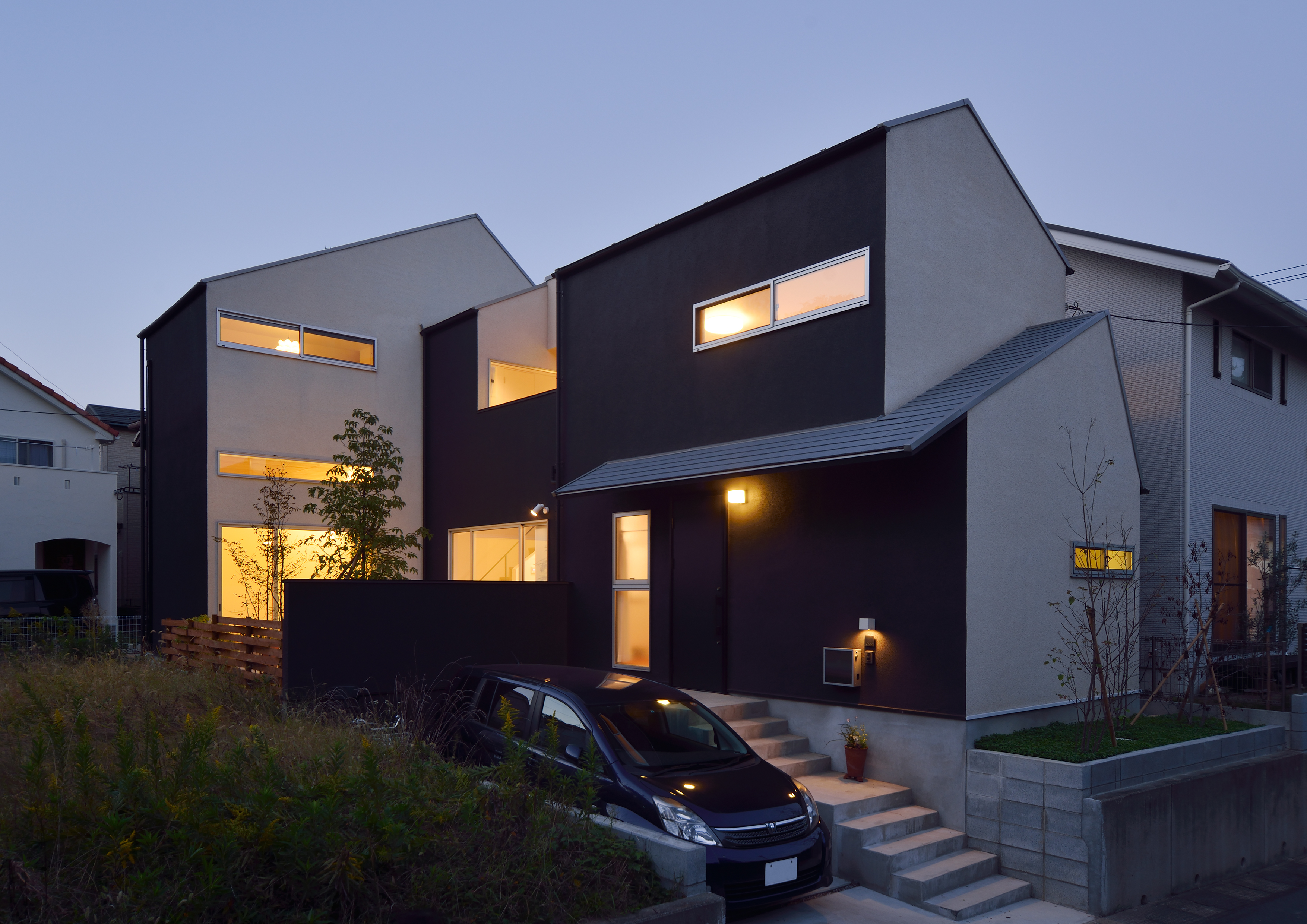 規則的なメリハリがより一層個性的な外観