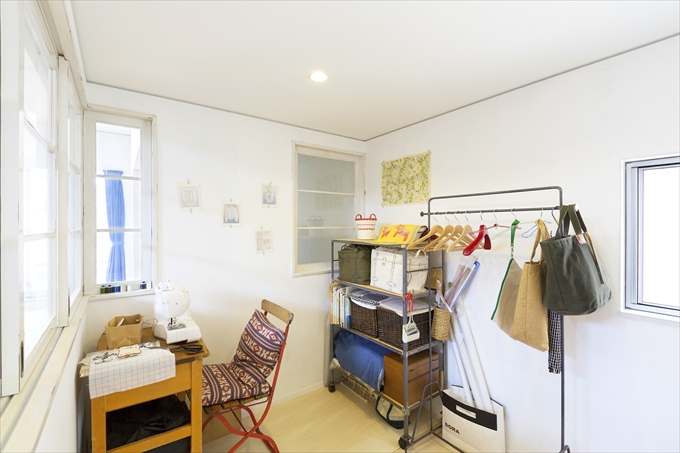 趣味を楽しむ明るい空間