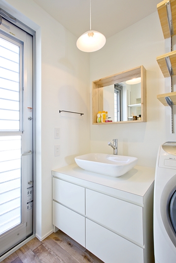 すっきりと可愛らしい洗面ボウル