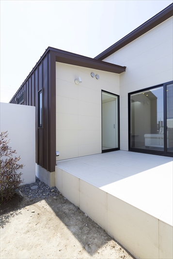 段差のある中庭スペース