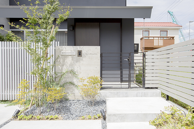 落ち着いて凛とした佇まいの外観