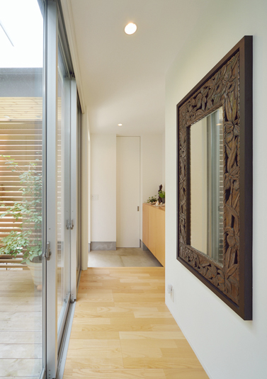 バリのリゾートテイストの玄関