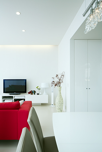 洗練された家具にこだわった室内