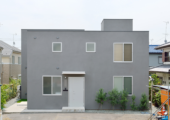 3つの建物は見えない前面道路からの眺め