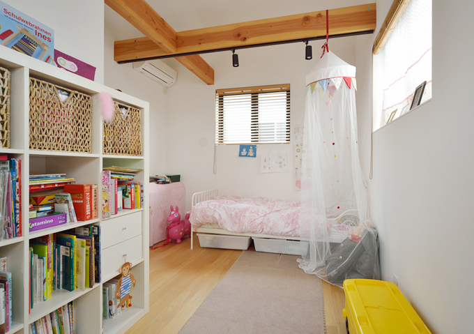 梁がアクセントの子供部屋