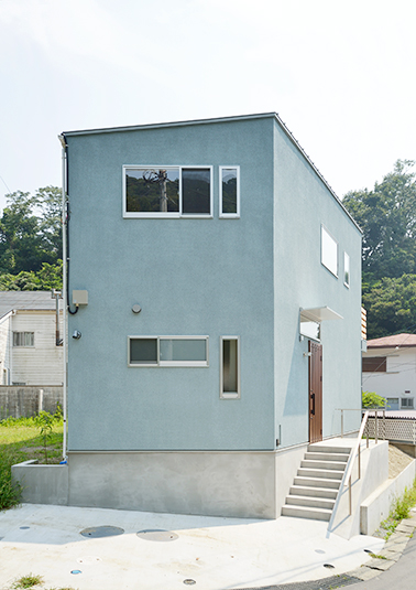 コーナーから見たすっきりした外観