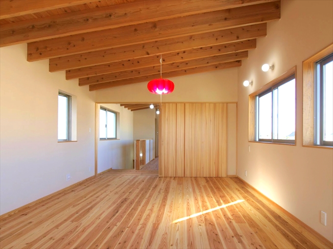 この家はスギの家