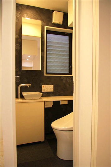 こだわりのコンパクトなトイレ