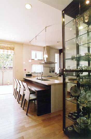 会話を楽しめるカウンターキッチン