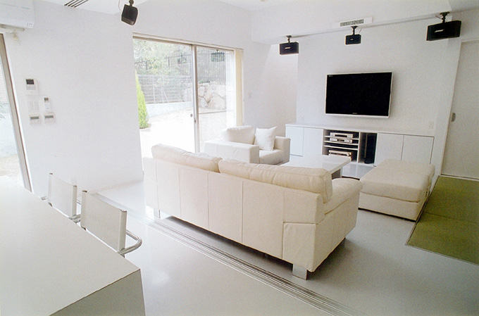 仕切り戸を開くと一体になるLDK