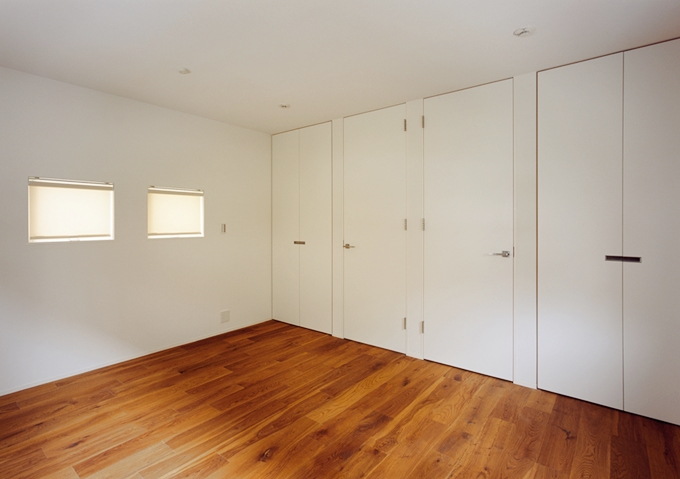 左右対称に建具を配置した子供部屋