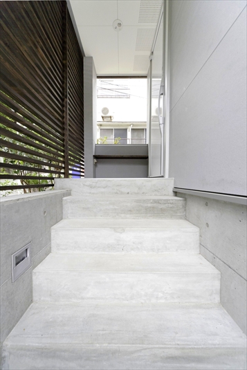 プライバシーに配慮したポーチ