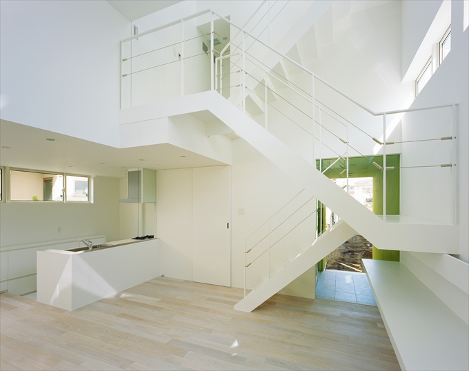 存在感のある白い階段