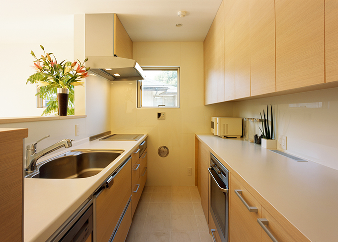 ナチュラルカラーの優しいキッチン