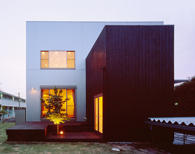 中庭から見る夕景外観