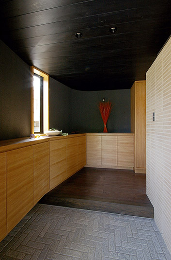 スタイリッシュな造り付の下足箱