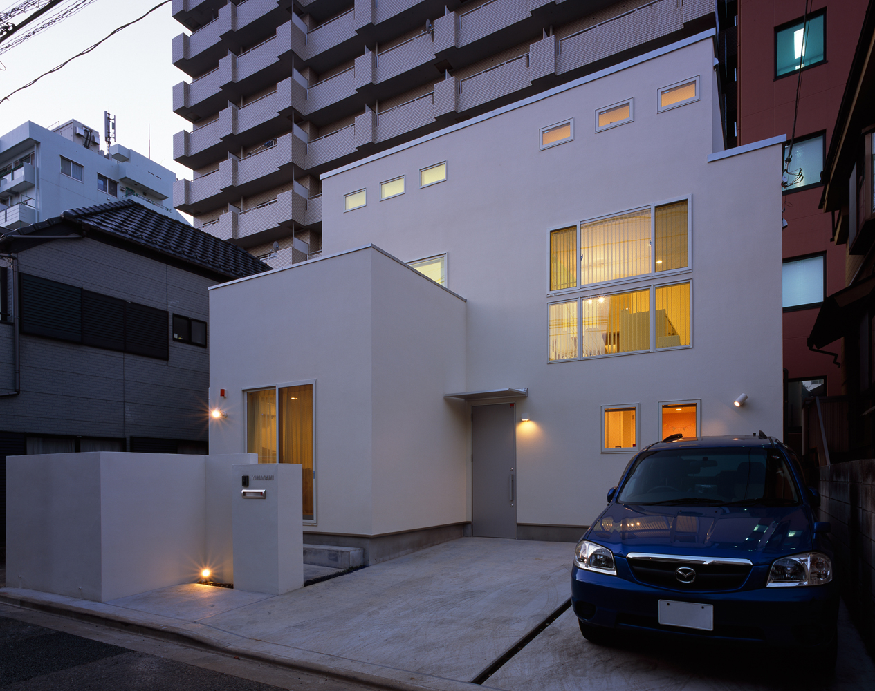 小手先のデザインではない空間の力強さや豊かさが感じられる外観