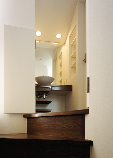 階段上の洗面スペース