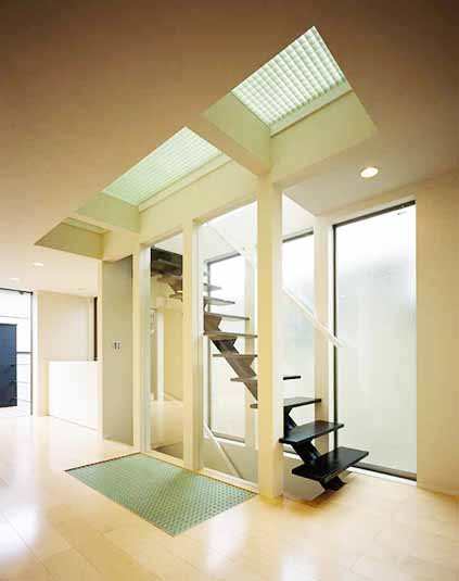 リビングから見たオープン階段