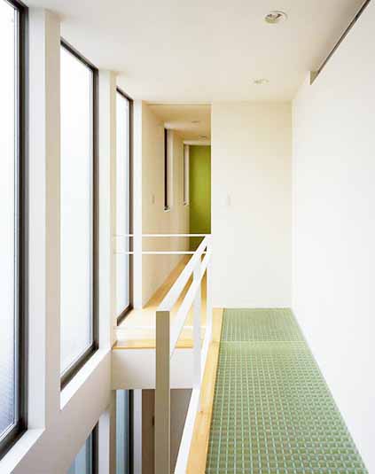 日当りがいい階段スペース