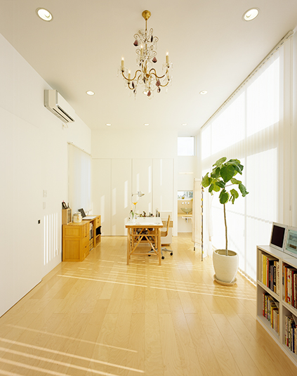 天井が高い広々リビング